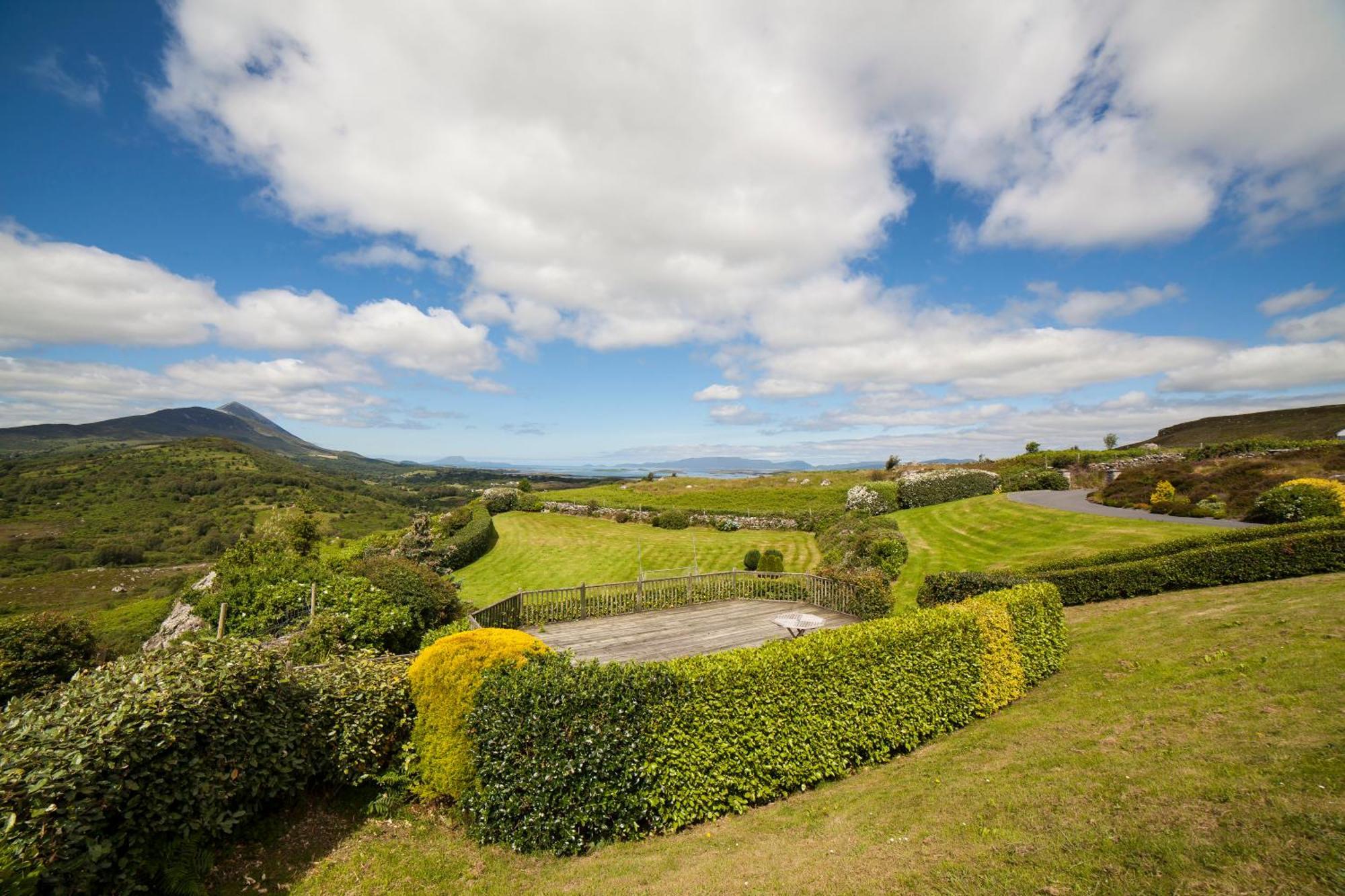 Farnaught House Apartment Westport Bagian luar foto