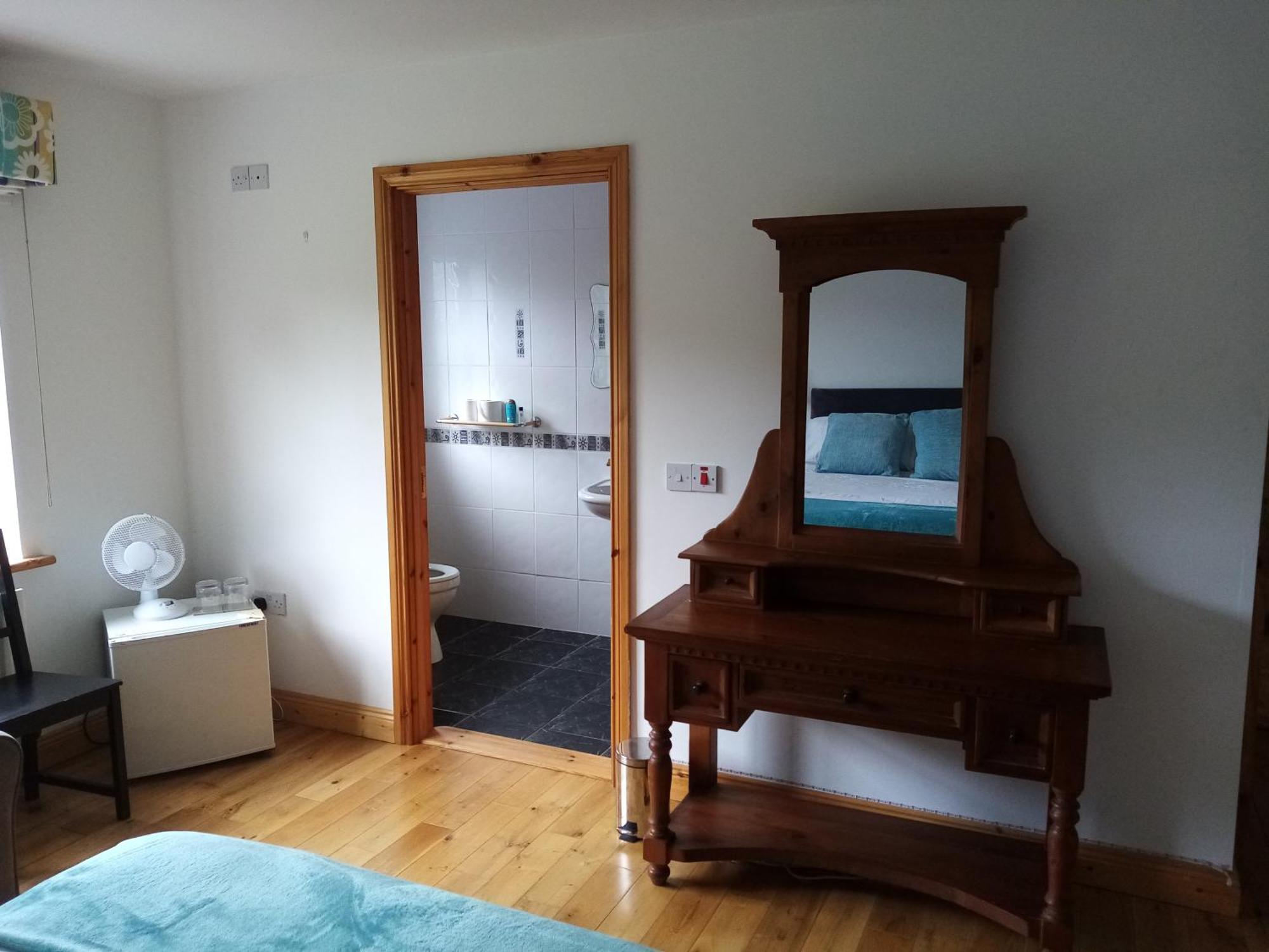 Farnaught House Apartment Westport Bagian luar foto